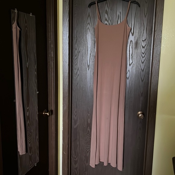 SKIMS Soft Lounge Long Slip Dress - Picture 5 of 9